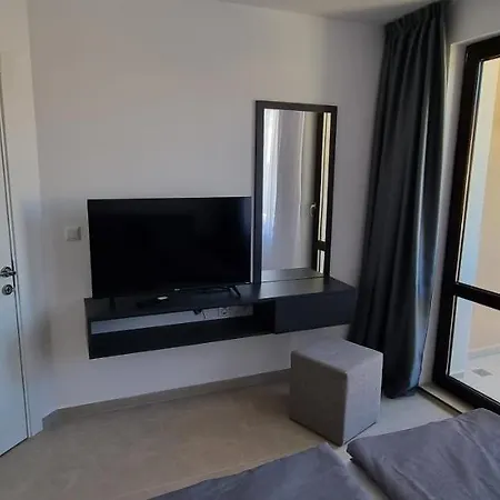 Balcony Bliss: The Black Sea Pearl Apartment *